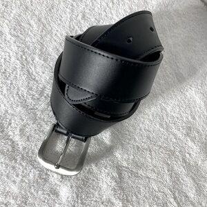 Vintage Black Genuine Leather Belt With Silver Tone Ovals With Golfers